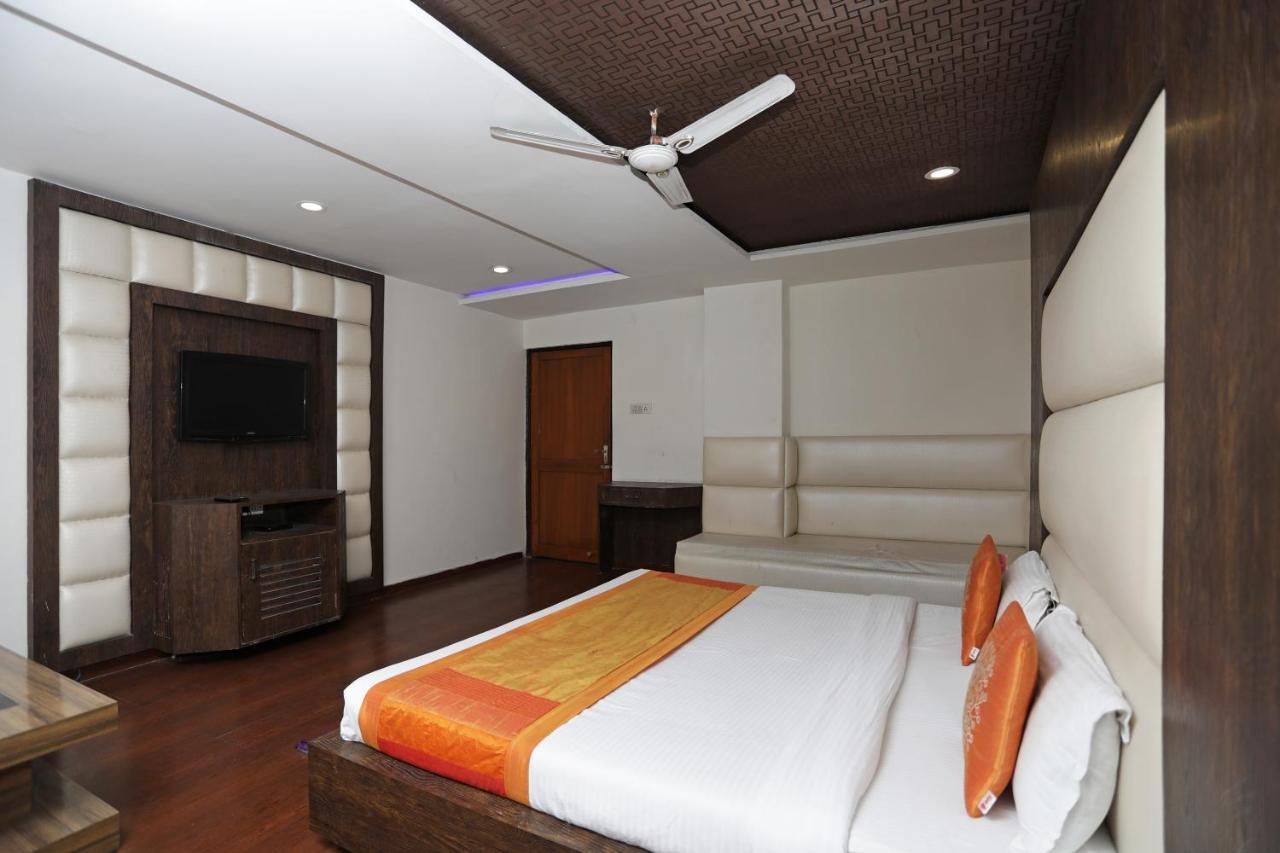 The Gagan Plaza Hotel Kanpur Exterior photo