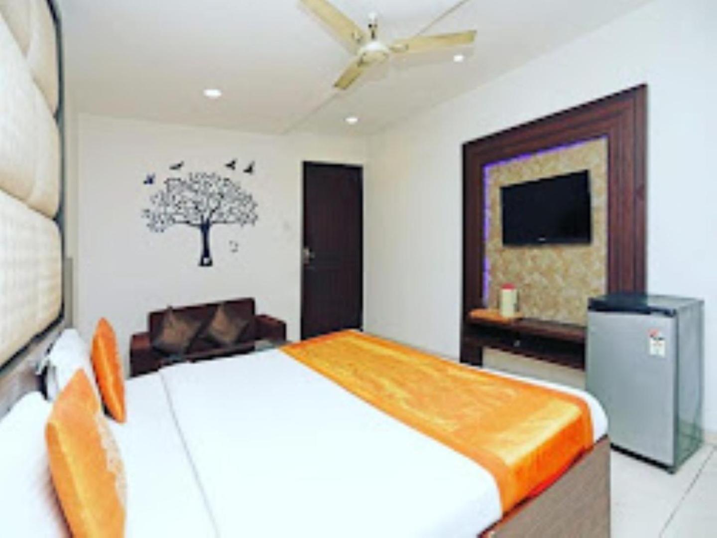 The Gagan Plaza Hotel Kanpur Exterior photo