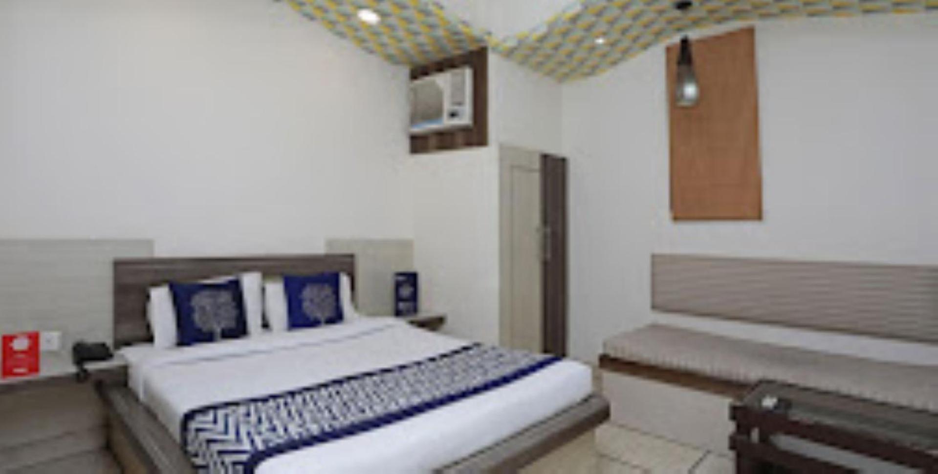 The Gagan Plaza Hotel Kanpur Exterior photo