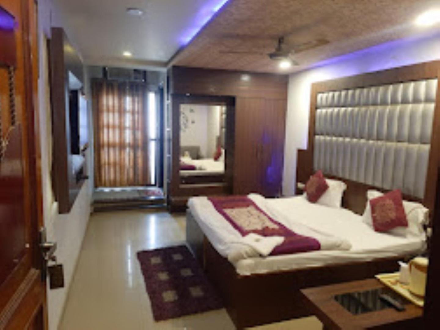 The Gagan Plaza Hotel Kanpur Exterior photo