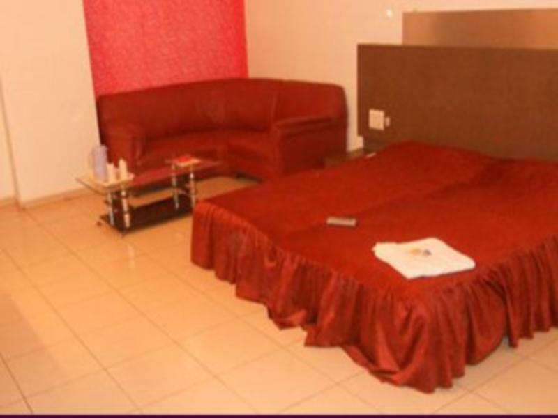 The Gagan Plaza Hotel Kanpur Exterior photo